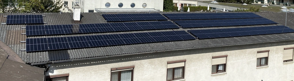 Bild einer Solaranlage auf einem Dach